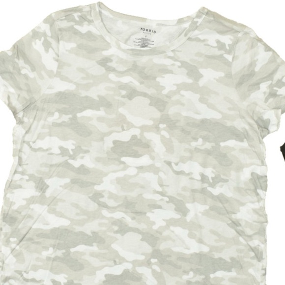 Torrid Active Women's Gray Camo Performance Tee Short Sleeve Plus Size 3 - Picture 2 of 6